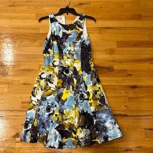 Maggy London floral dress size 6.